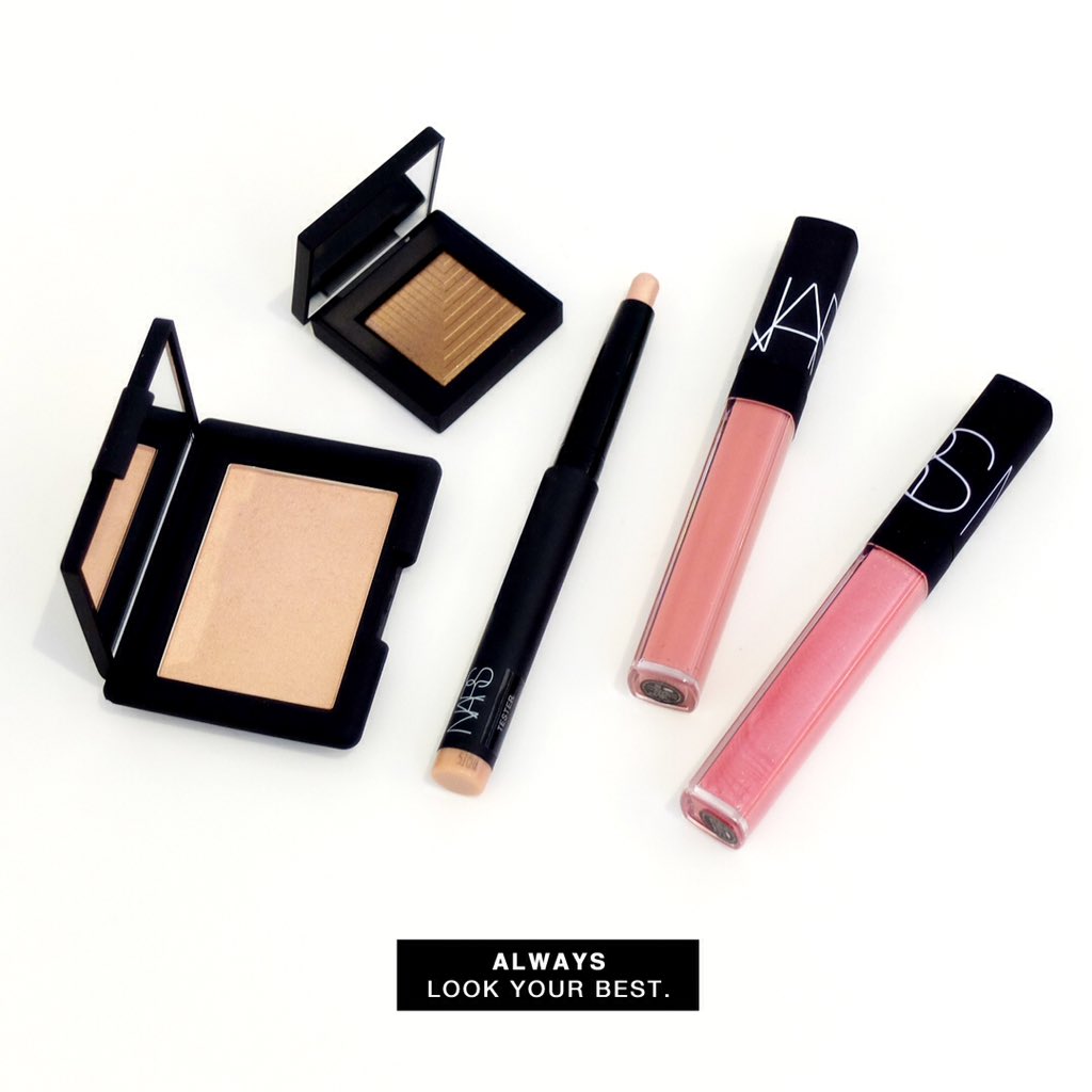 RustansBeauty's tweet photo. Gather your favorite makeup products and tools and start creating something beautiful today. https://t.co/Kg2rgccvo1