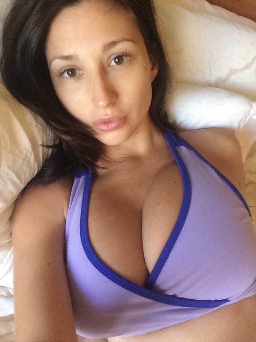 I'm definitely getting out of bed to workout and not eating string cheese and watching Shark Tank. https://t<a href="/tag/happypridemonth"class="tags"><span>#happypridemonth</span></a>