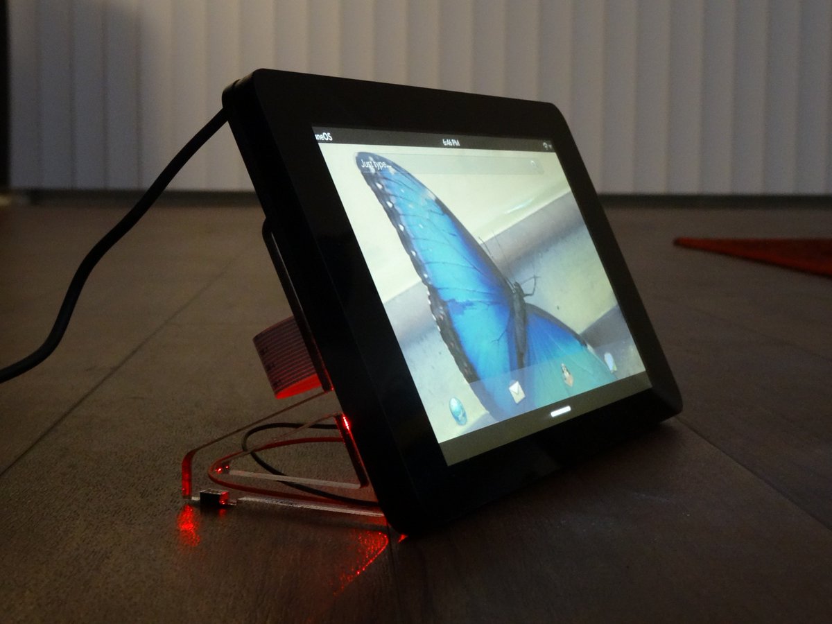 JayCanuck's tweet image. Success! Raspberry Pi 2 with LuneOS is up and running. Many many thanks to @Andolamin #itboots #webOS #LuneOS