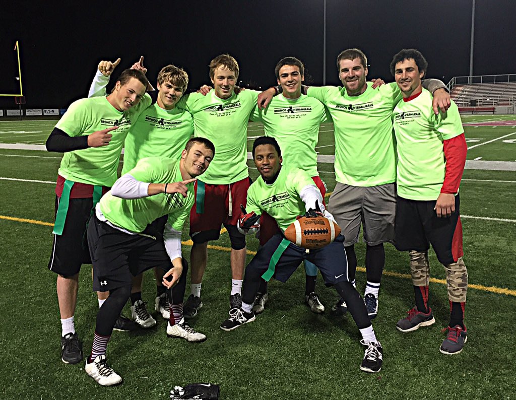 _riddimd's tweet photo. 2015 HC Intramural Football Champs baby!!! @andrewkuta4 https://t.co/A0iNSVUcTL