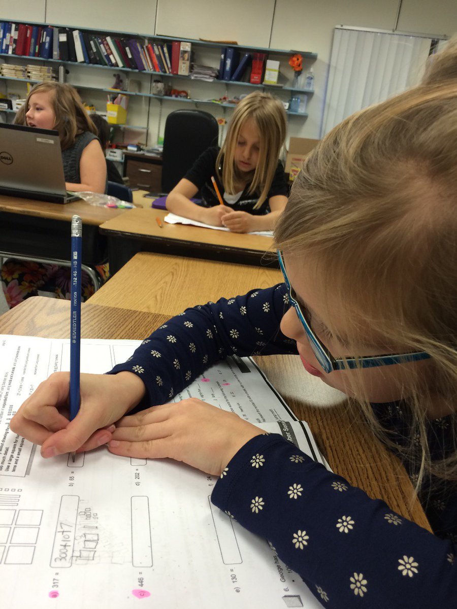 BreadyBulldogs's tweet image. #daily5math #mathwork #mathwithtechnology #studentengagement #lskysd