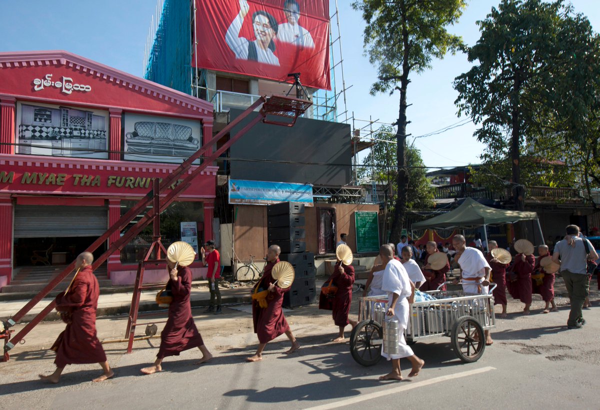 staronline's tweet photo. Suu Kyi heads for landslide victory https://t.co/9DA5VJftt3 https://t.co/lYArVdHB2D