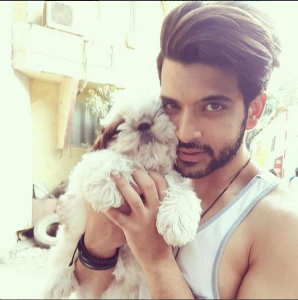 TellyTalkIndia's tweet photo. Isn't this picture of @kkundra cute? https://t.co/NtGuWUrzG9