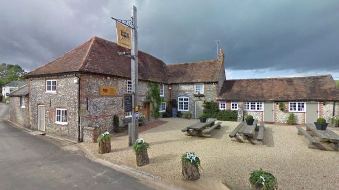 BBCSussex's tweet photo. A pub in Sussex is being "relisted" by @HistoricEngland, a 100yrs since the first WI meeting
https://t.co/VhSkim688Q https://t.co/iPHxwNaKLY