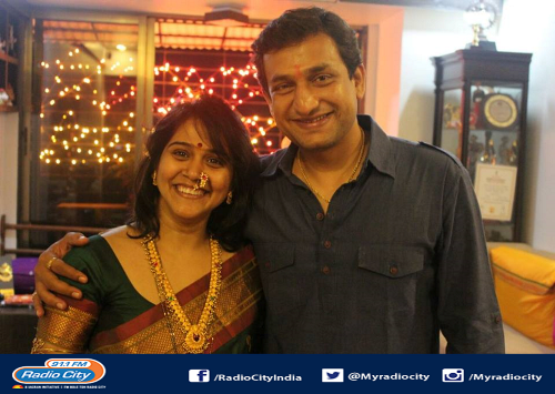 radiocityindia's tweet photo. @myradiocity wishes a very happy wedding anniversary to @prasadoak17 !! Stay Blessed. #marathi #actor #RCPune https://t.co/IYIqVC0wqa