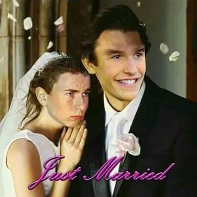 Royyan77's tweet photo. @MotoGP This is really fantastic!! LOL #RIPMotoGP #ForzaVale https://t.co/TcPlgBuePt