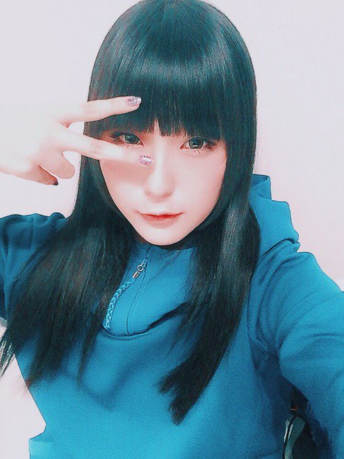 Daoko_staff's tweet photo. 皆さんこんばんは。  ご機嫌如何でしょ、DAOKOです。 DAOKO 公式ブログ : ワンマンチケットLINE先行開始!! https://t.co/SajEVZnxxF https://t.co/k7q41sOA2G