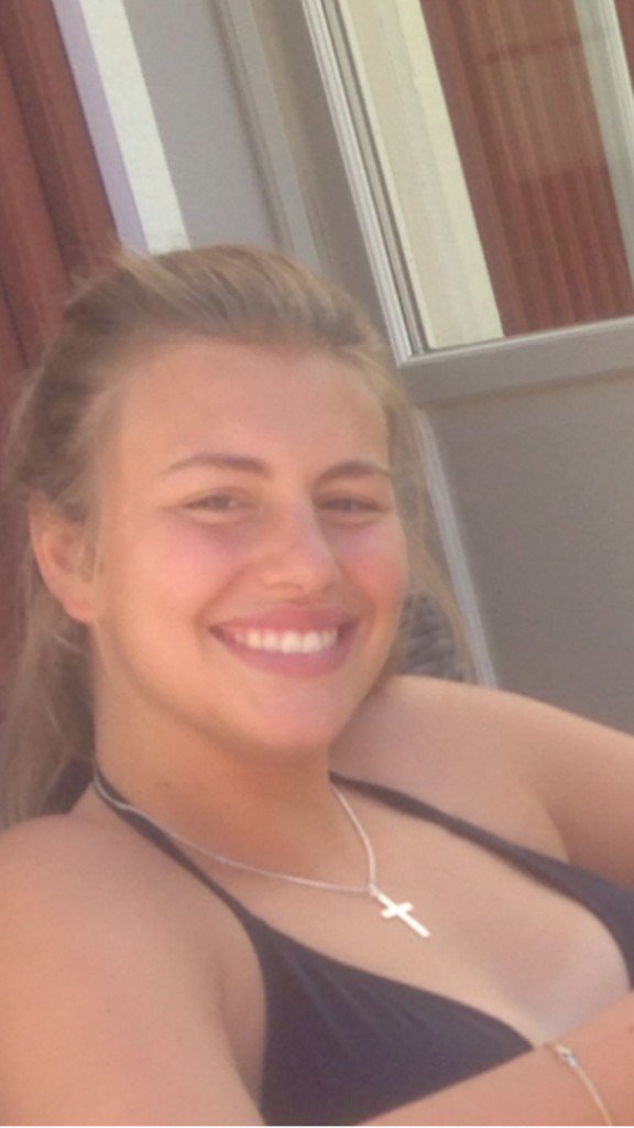 AAndersson23's tweet photo. Grattis på 18 årsdagen hjärtat mitt!! Förstår om du är lika nöjd idag som här, de e du värd! @eliciandonovska https://t.co/gLbZj7Jb93
