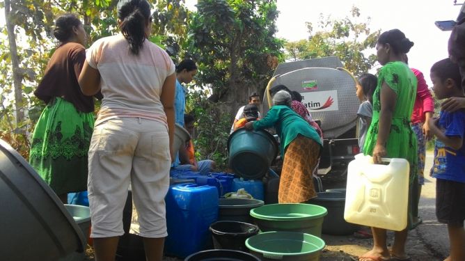 Hujan Belum Merata, BPBD Jombang Masih Distribusikan Air Bersih goo.gl/ybMgjC