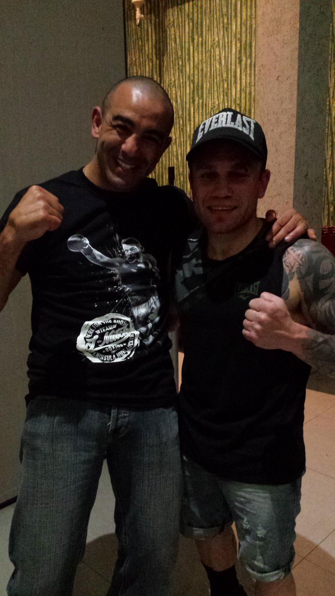 2deadlyThomas's tweet photo. Congratulated by Sam Soliman after my win. #Team2Deadly #achievements #Everlast #boxinghype #boxingaus #fightnight https://t.co/JYMZl5lHai