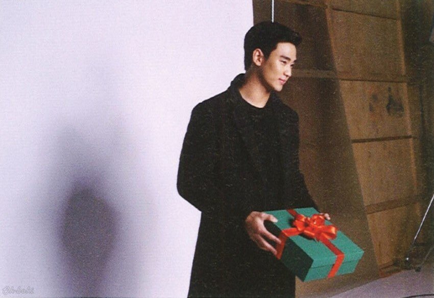LovelyChun6002's tweet photo. ZIOZIA 2015 Winter behind cut #KimSooHyun #김수현 cr.Ok_boki https://t.co/3H6DkpCWxh