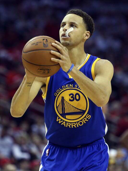 speedysoccer66's tweet photo. Why dose Curry aways chew on his mouth guard? I wonder how many bite marks it has? #SaveCurry'sMouthGuard https://t.co/O1nMBW1RKg