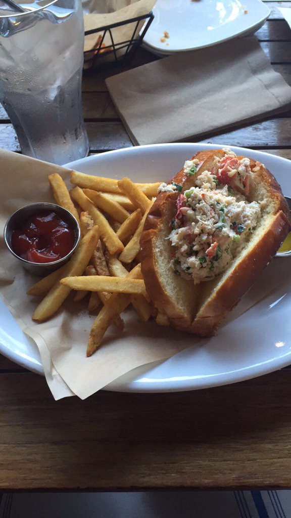 AngieLaLaLand's tweet image. #backyardkitchen