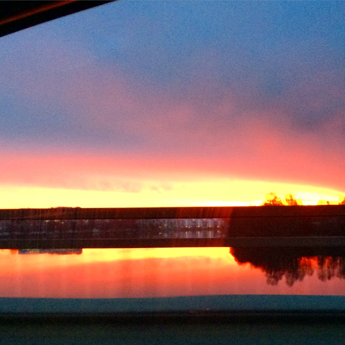 RevataAB's tweet photo. Denna vecka startar med en väldigt vacker morgon! #nyveckanyamöjligheter https://t.co/aW0nJpogHX