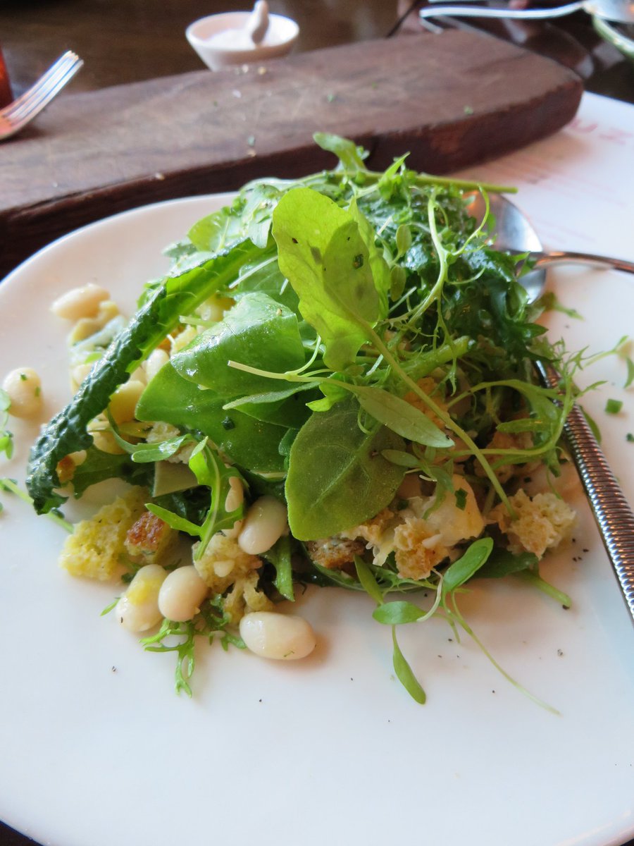 SoonLeeNZ's tweet photo. Stracciatella w lentil bolognaise, grilled piadina
Insalata white beans &amp; Jerusalem artichokes
#Baduzzi #vegetarian https://t.co/tjdcgwcgar