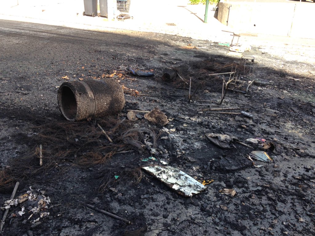 ewnreporter's tweet photo. #UCTProtests Last of the barricades being cleared up on Lower Campus. LI https://t.co/G0gMfiedp1