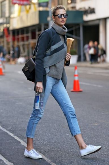 MBFWstyle's tweet photo. Street Style - New York

Courtesy of Karlie Kloss

#Style
#Effortless
#Looks
#Kloss https://t.co/DP3iK81kdb