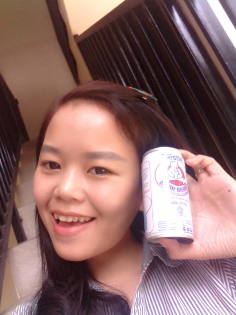 cinuy1's tweet photo. Konsumsi susu Bear Brand menambah semangat beraktivitas setiap hari! :D @Indomaret #365Alasan #BB2545TU https://t.co/gyt5B0ZHJh