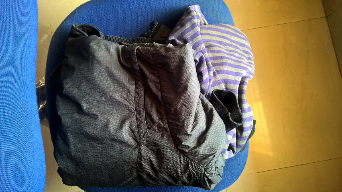 Dimpy2301's tweet image. These clothes look better on someone than just lying around in my wardrobe. Let's celebrate #DiwaliDilSe