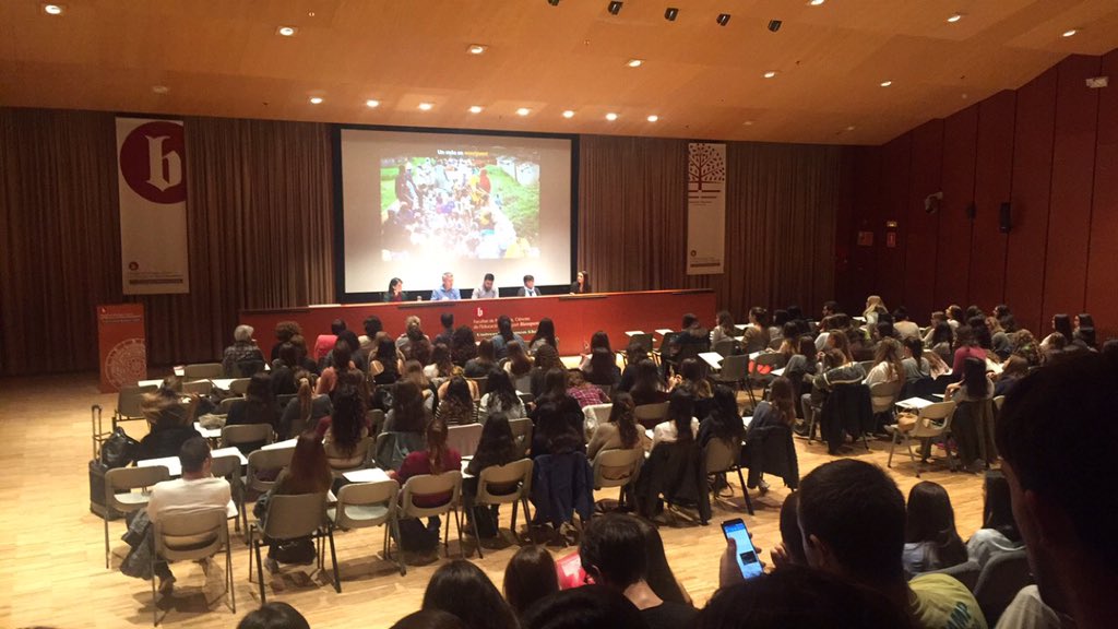 andreamonte97's tweet photo. Un món en moviment! #setmanaedu #GITIC2015 https://t.co/sxeXA0vIwJ