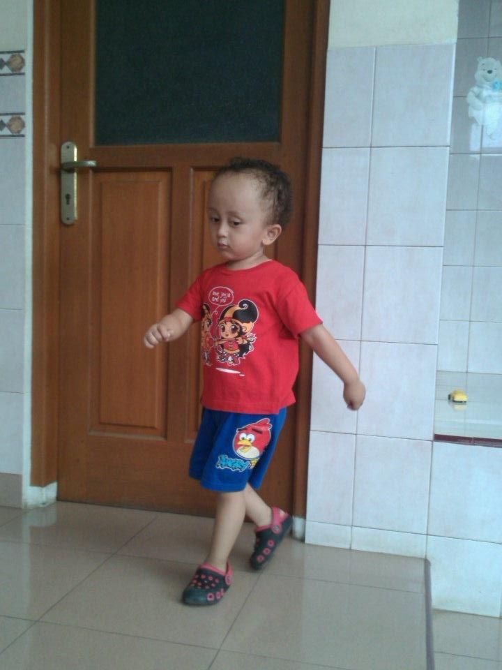 maspriyantoc's tweet photo. Si qaqa lagi nunggu kelahiran ade nya https://t.co/TEHNpzP9xY