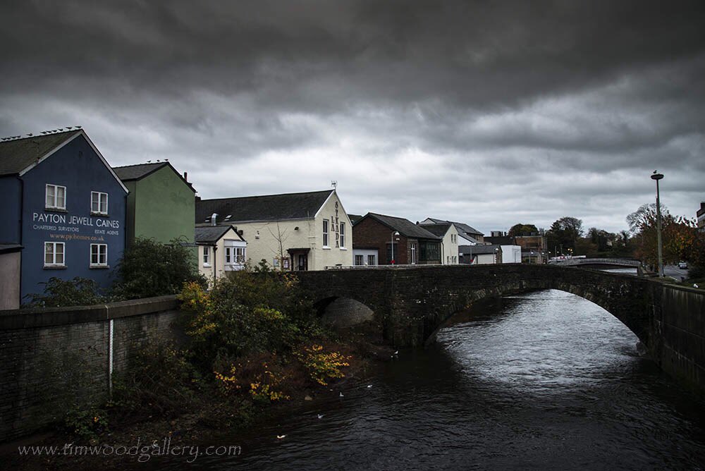 TimWoodFoto's tweet photo. My hometown #bridgend #stormy #armistice #2015 #oldstonebridge #history #southwales https://t.co/jb1psYpIMZ