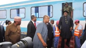 OlufemiAjasa's tweet photo. Alleged N42bn Railway fraud: Former SGF, 2 ex-PDP chairmen fingered
https://t.co/nV8ZalYG2C @PdpNigeria @APCNigeria https://t.co/reMT2giN1I