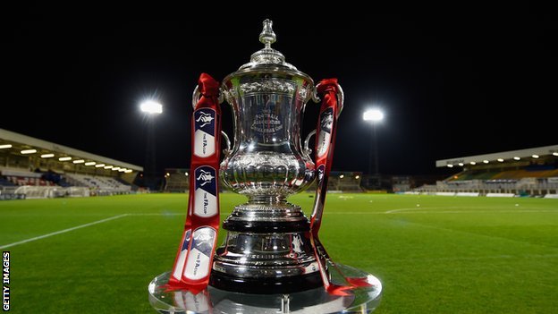 BBCEssexSport's tweet photo. FA Cup 2nd round draw on BBC 2 at 7pm tonight.

@braintreetownfc (or #oufc) are no. 32

@ColU_Official are no. 40 https://t.co/vqIkHWI58Z