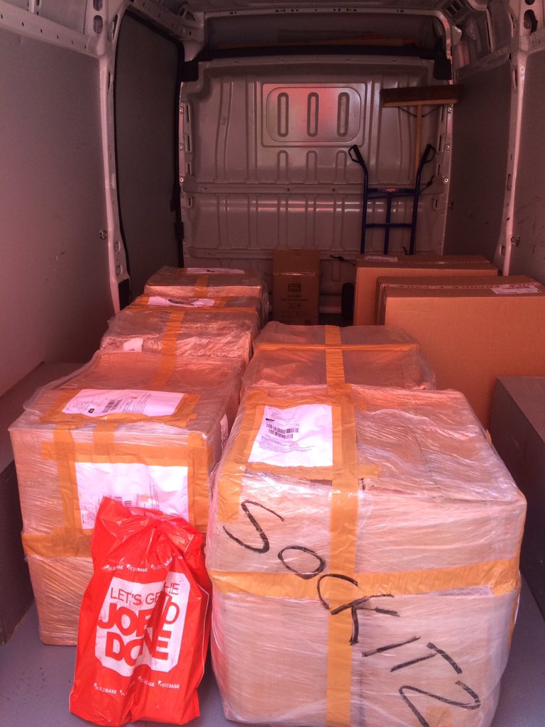 2000 Sockitz 1g and 2g box plates off to site this morning! #electricbase #sockitz