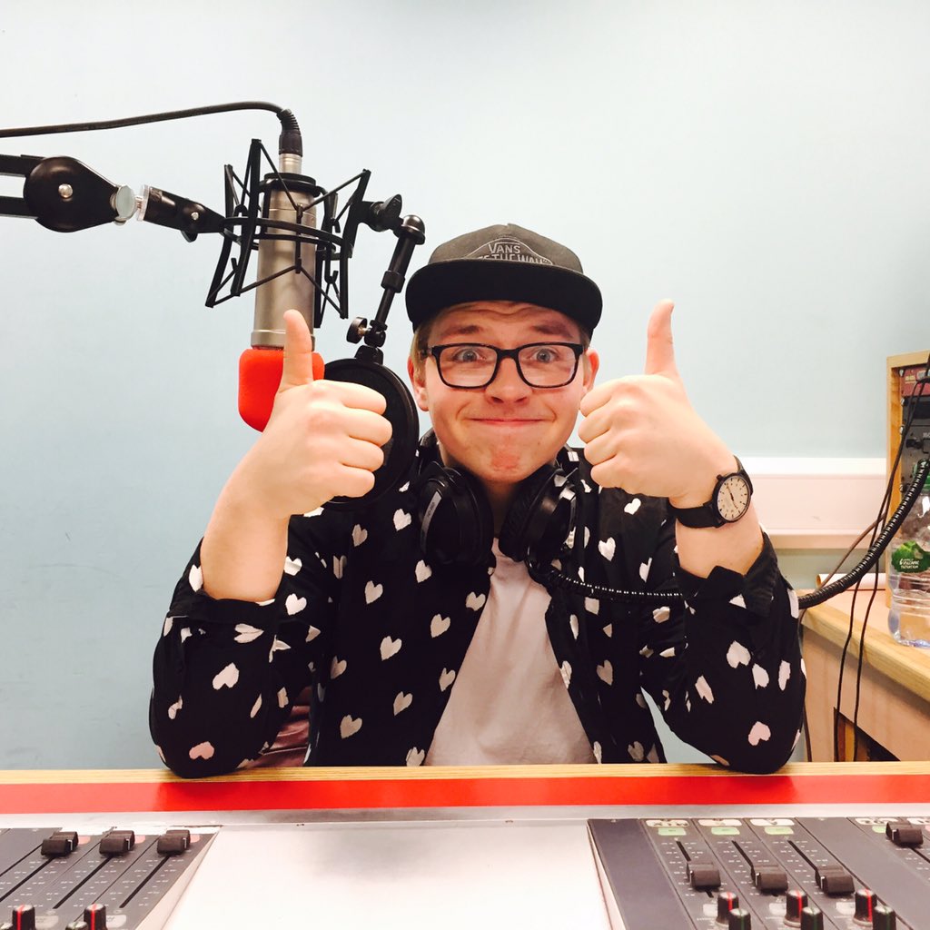 Burn_FM's tweet photo. Josh is wiping away your Monday blues on The @BurnBreakfast, right now. Tune in at https://t.co/kfJujeYSlw 🌟✨🌟 https://t.co/Jky05bconA