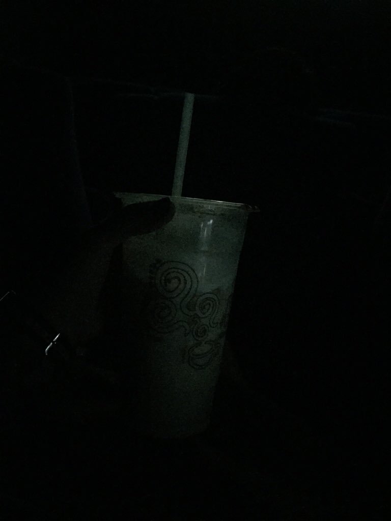 MISECYOJ's tweet image. you have never lived if you had never once smuggle drinks into cinema. 😛 #greenmilktea