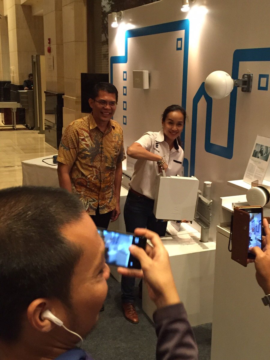 EricssonAPAC's tweet photo. #Indonesia team introduced the energy efficient and modular Ericsson Radio System today at #GrowthRoadshow https://t.co/hVEJtMhqf7