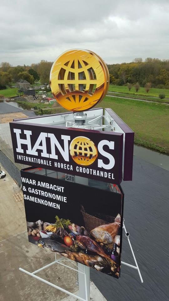 Haaxman Lichtreclame verzorgde ALLE lichtreclame buiten en in de mast voor de -vandaag te openen- Hanos Delft!