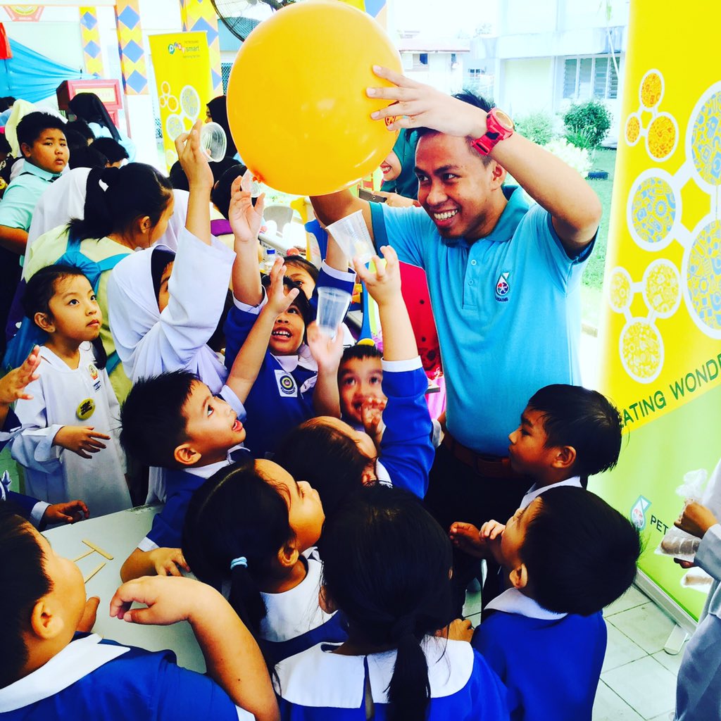 Romy Helma On Twitter Visit To School Sk Surati Papar Petrosains Https T Co 6c1eku4zzy Twitter