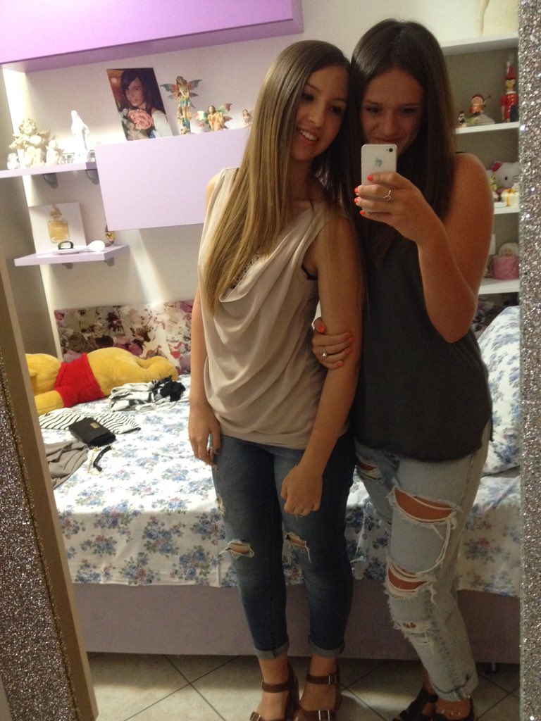 sofiaseverii's tweet photo. @Martinareds #estate2k15🌞 https://t.co/hNVosFWRSJ