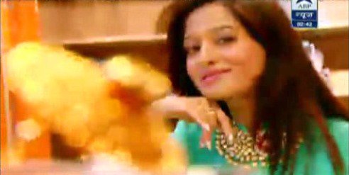 iPreeHolic's tweet photo. #PreetikaRao #DHANTERAS special jewelry shopping #SBS #Caps29 https://t.co/YpGt24Cfvr
Cr-@Febi_Love_Pree