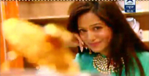 iPreeHolic's tweet photo. #PreetikaRao #DHANTERAS special jewelry shopping #SBS #Caps29 https://t.co/YpGt24Cfvr
Cr-@Febi_Love_Pree