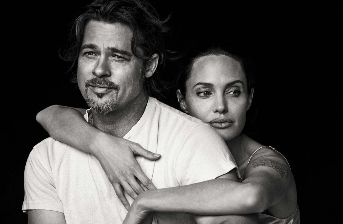 kinopoiskru's tweet photo. Анджелина Джоли и Брэд Питт в красивой фотосессии для Vanity Fair #КПлюбуется https://t.co/XAxi4UwBn7
