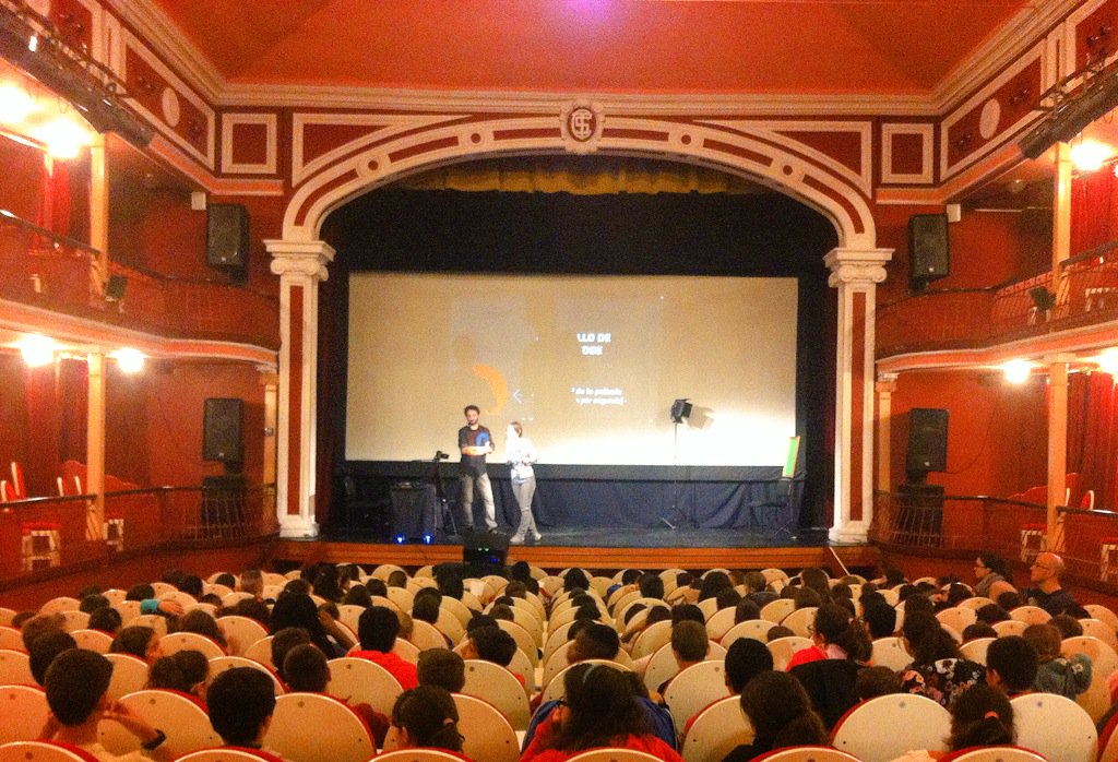malvalanda's tweet photo. Taller de cine para niños en @ALCINEFILMFEST con @Zampanocine #cortometrajes #ALCINE45 #malvalanda https://t.co/u1NNYJePP4