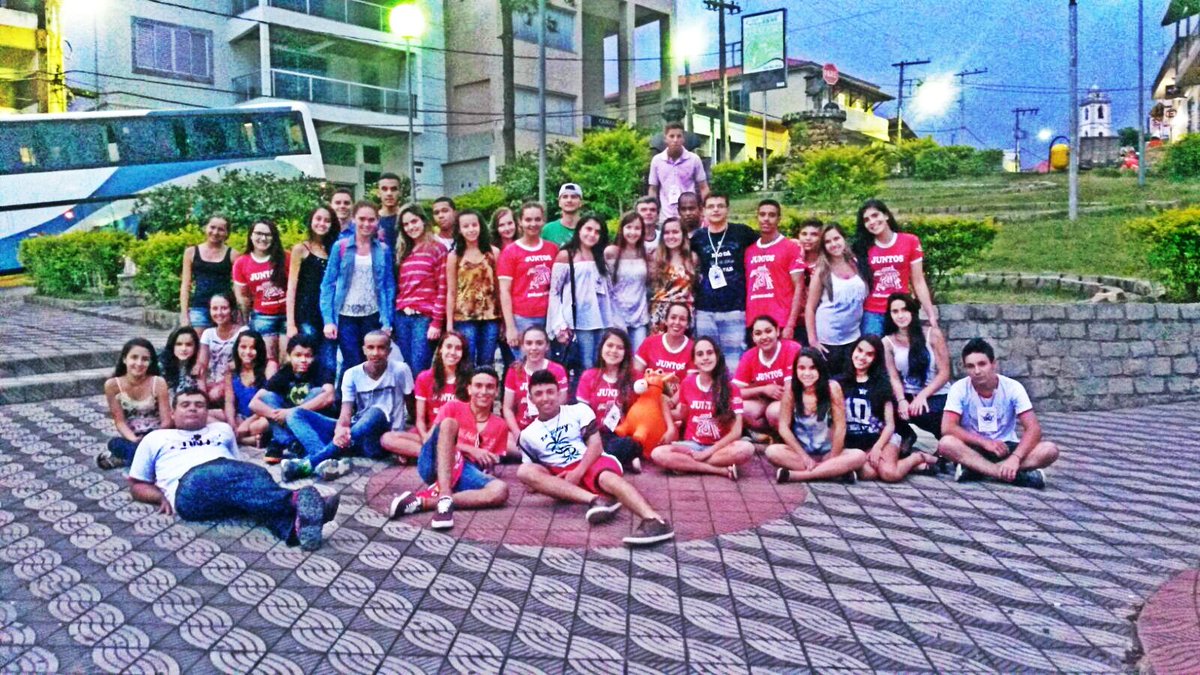malevioli's tweet photo. Pós DNJ 💞
#DNJ2015 #FamíliaLinda #8 #NPN https://t.co/DYDRX6mLYc
