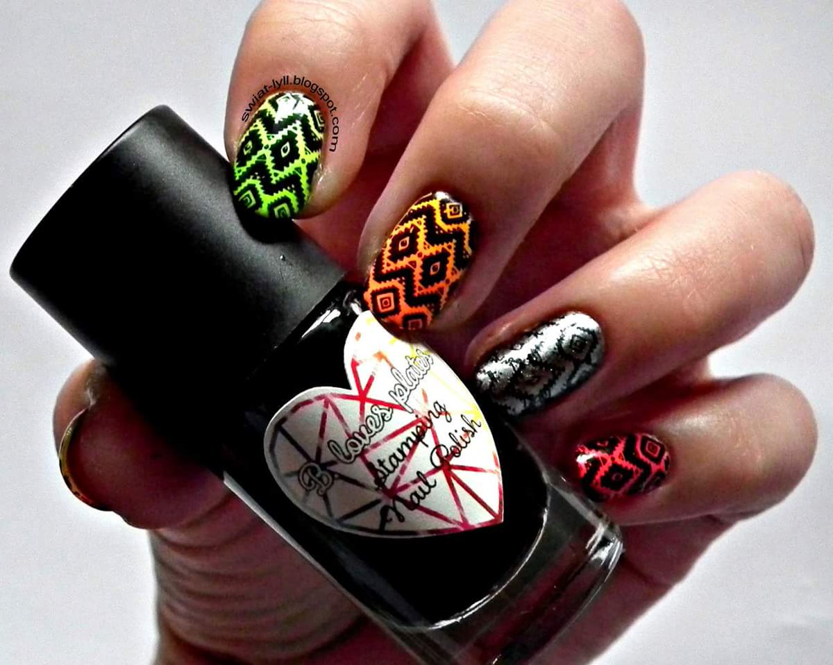 BlovesPlates's tweet photo. #BlovesPlates #notd #nails #black #nailsforbreakfast #nailday #nail #nailart https://t.co/Y1QFDjVpUO