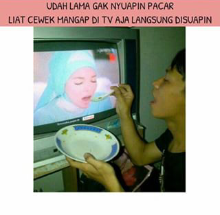 nurulutami3's tweet photo. "trs idup lgi trus kluar gmbar mantan yak @Sigit_Sumpit: "Eh trus mti lmpu RT @besoKKawin: Yaelah mblo!! :D https://t.co/mrK2M6CzYj""