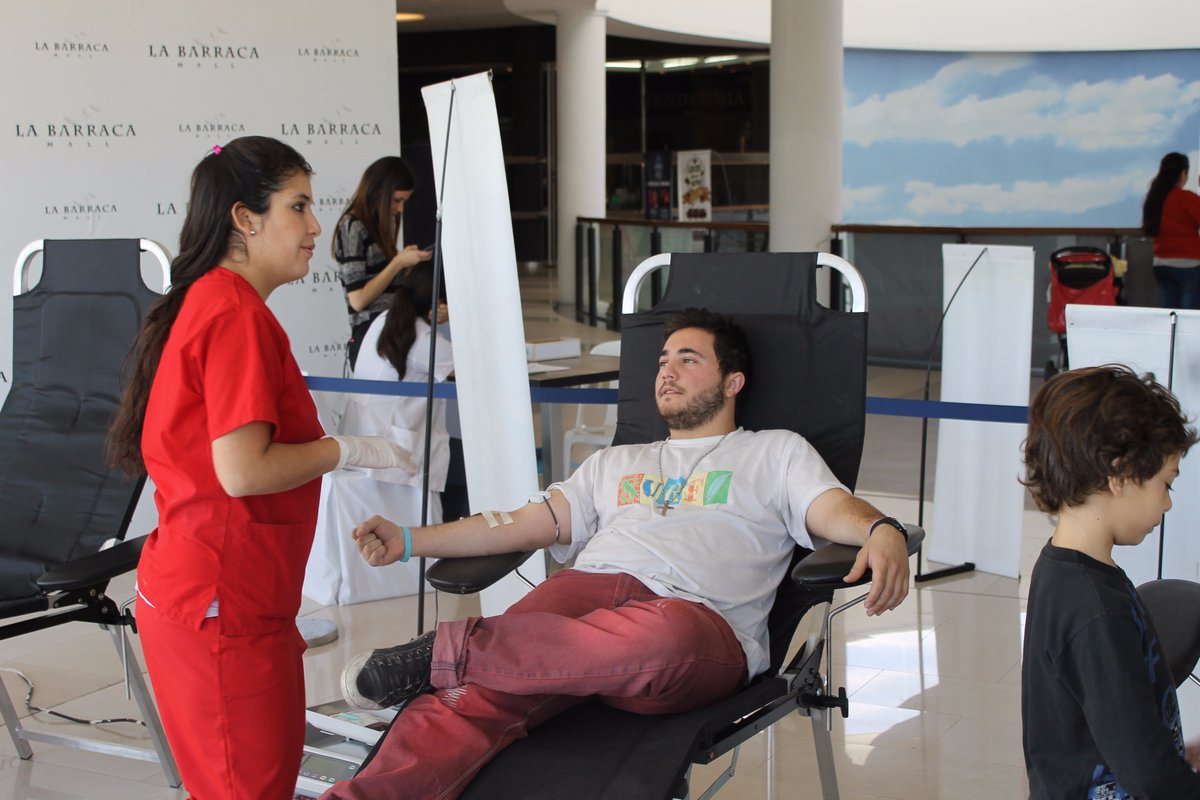 SaludMza's tweet photo. Hoy se celebra el Día nacional del donante voluntario de sangre https://t.co/t2p0hwOOT1 https://t.co/4hDkjz0Y8b