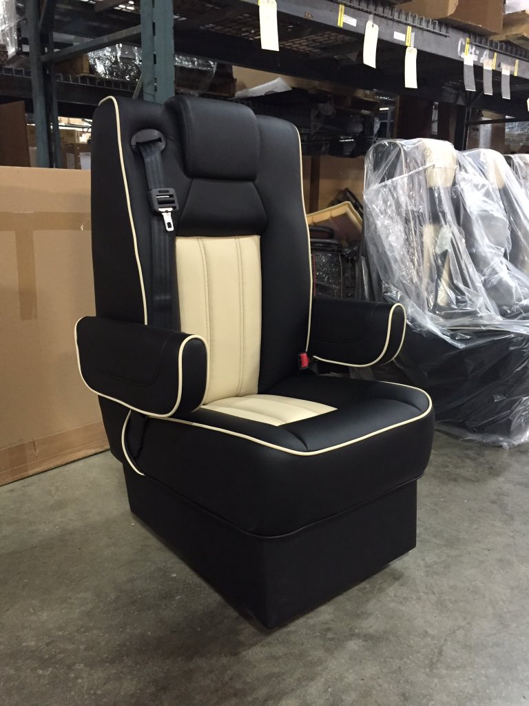 LSBandandCrew's tweet image. Our New M1 Approved Rear Passenger Seats are now available. Please DM us for more info