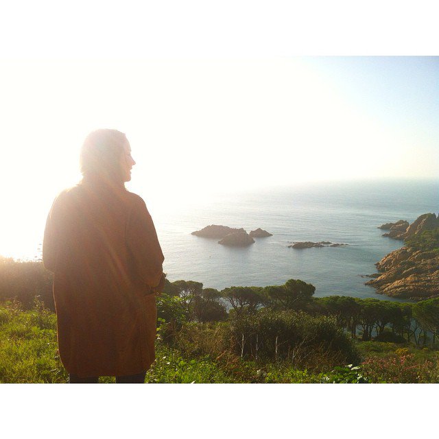 Isa ya está en Sant Feliu para terminar el tercer disco de Aries​ en Ultramarinos​ (el sexto junto a Santi Garcia!).