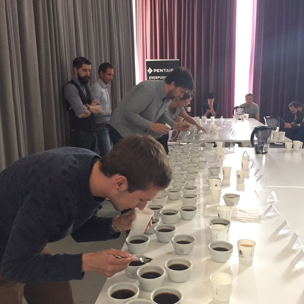 scaebelgium's tweet photo. Halve finale, eerste ronde. Frederik, Laura, Tom en Laurent #scaebelgium https://t.co/tTZiembWsl