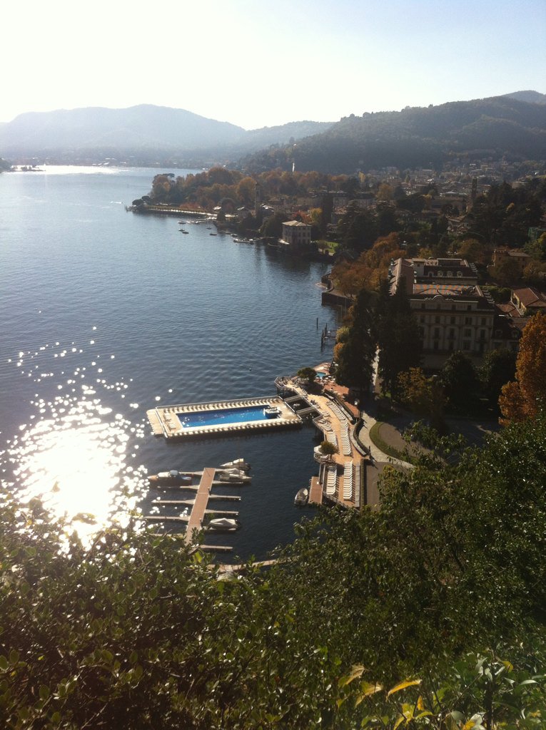 LPVien's tweet photo. Les aventures d'un LPVien au Villa d'Este Wine Symposium 2015. Prologue : https://t.co/oN3VdfkbMg #VDEWS https://t.co/PKVmJp8VVP