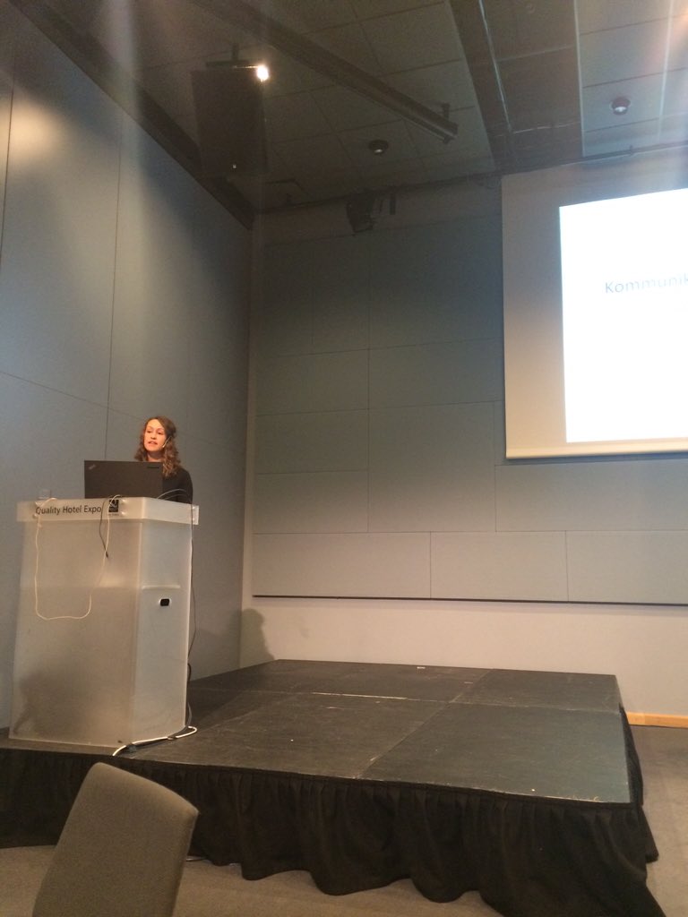 ingridsvinje's tweet photo. På #funkon15 får vi innføring av @veralkri om #kdlmaster på @UniOslo_UV #edtech #fremtidensskole https://t.co/GYfd9pOPPc