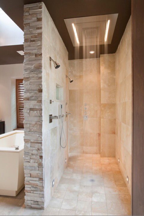 ThepowerfulPics's tweet photo. Rainfall showers look amazing 😁 https://t.co/DF2MHq8wmG