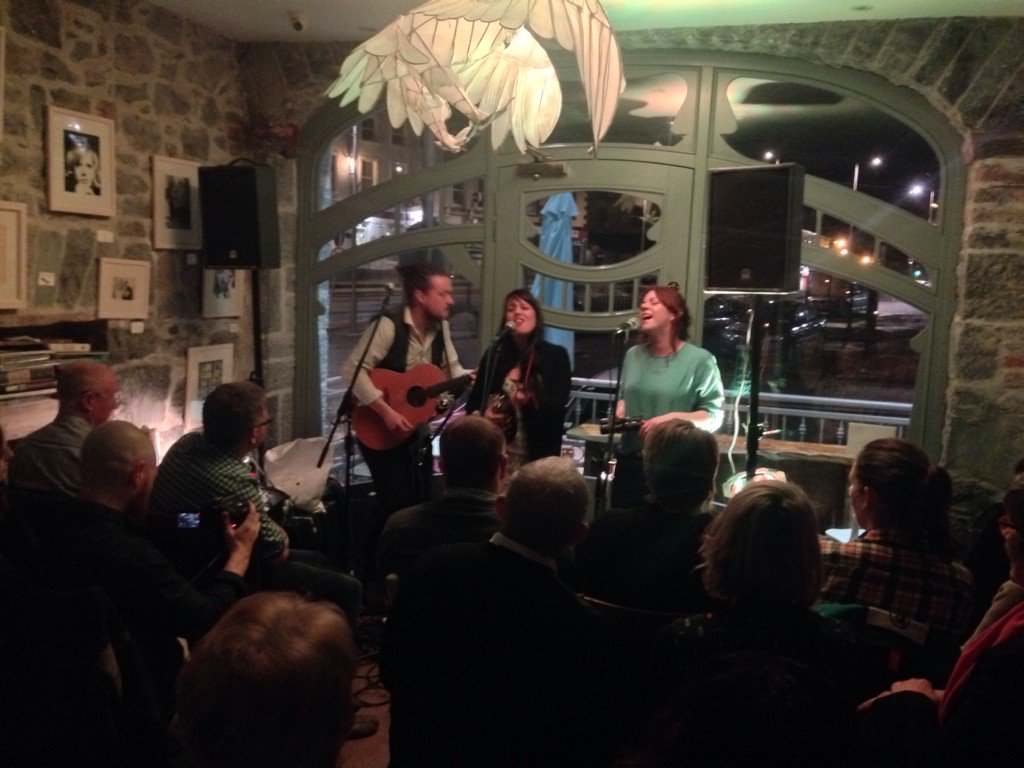 Beautiful Sunday night   <a href="/TheWhileaways/">The Whileaways</a> <a href="/Gorgeousgort/">Gallery Cafe</a>. Check them out playing <a href="/kaigalway/">K A I</a> this Tuesday night.